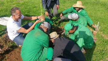 Marokko: SES-Experte Ralf Schaab im Einsatz. Marokko: SES-Experte Dr. Ralf P. Schaab im Einsatz.
